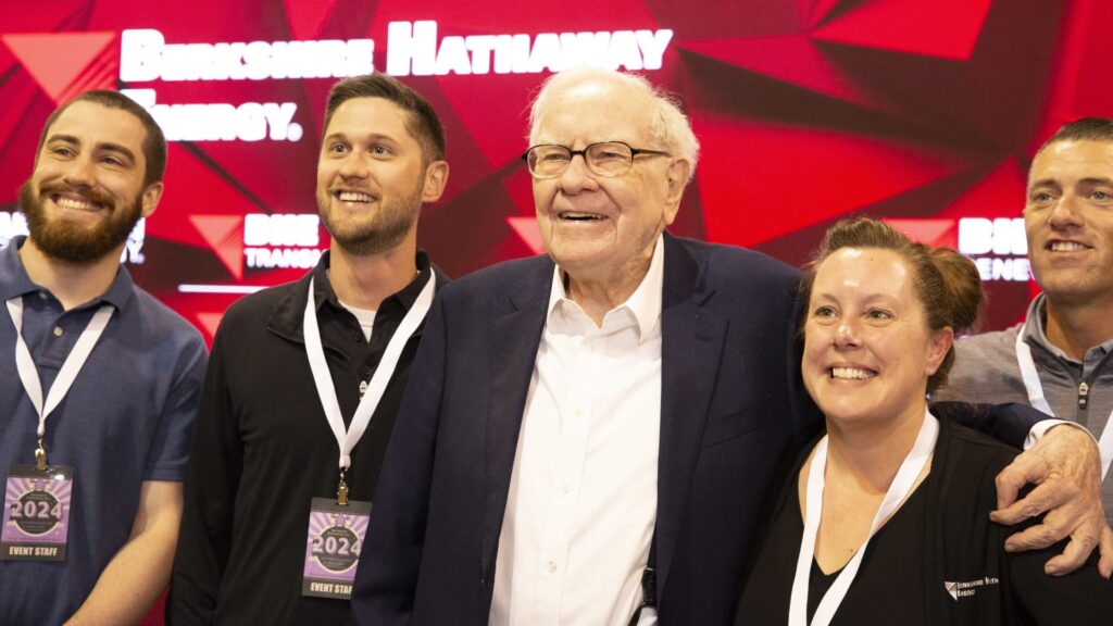Berkshire Hathaway's 2024 meeting is Saturday. Here's how to watch